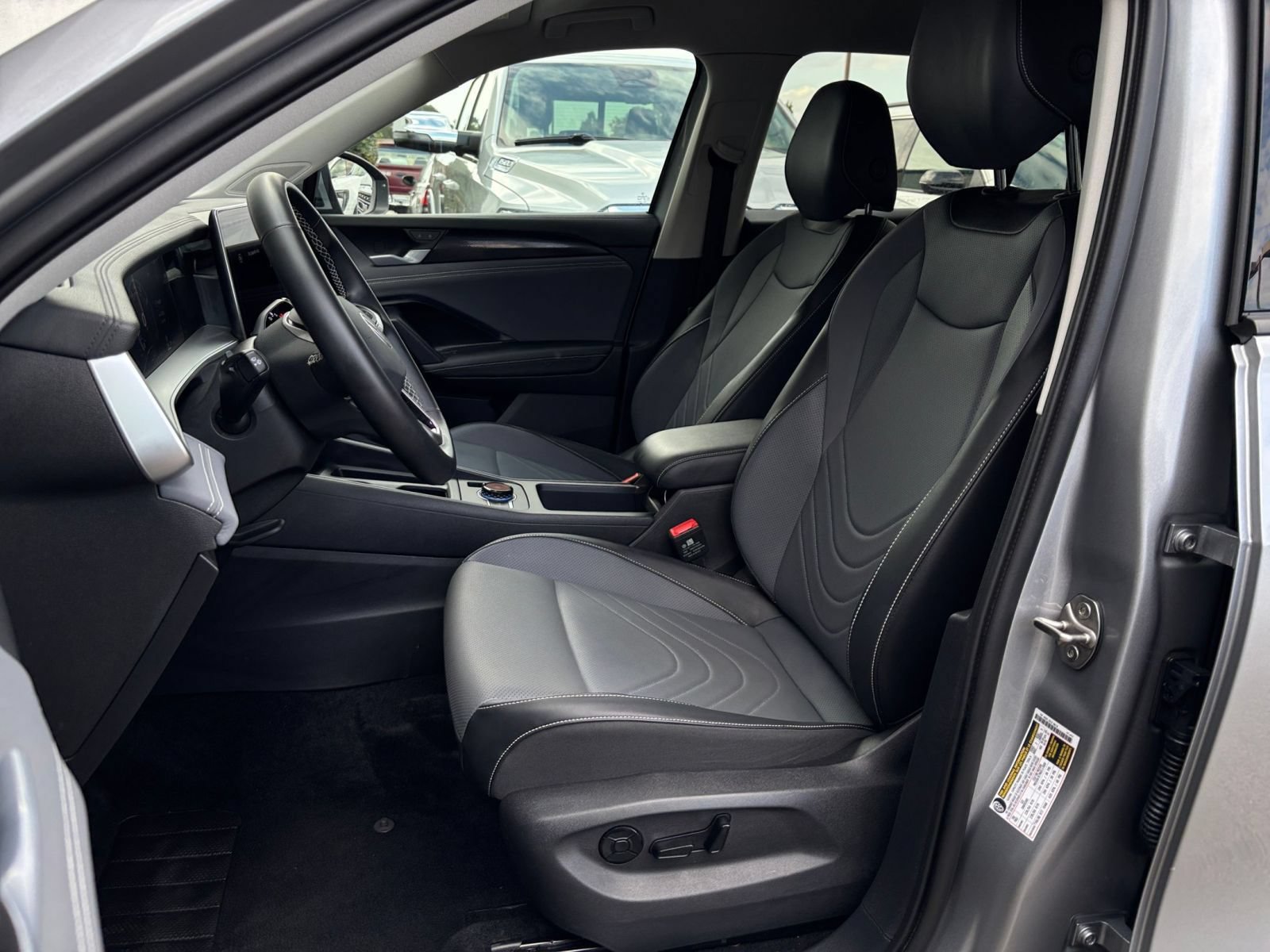 Used 2026 Volkswagen Tiguan SE AWD/4WD image 37