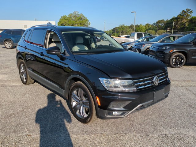 Used 2020 Volkswagen Tiguan SEL w/ Tiguan Three-Row MDO Package image 3