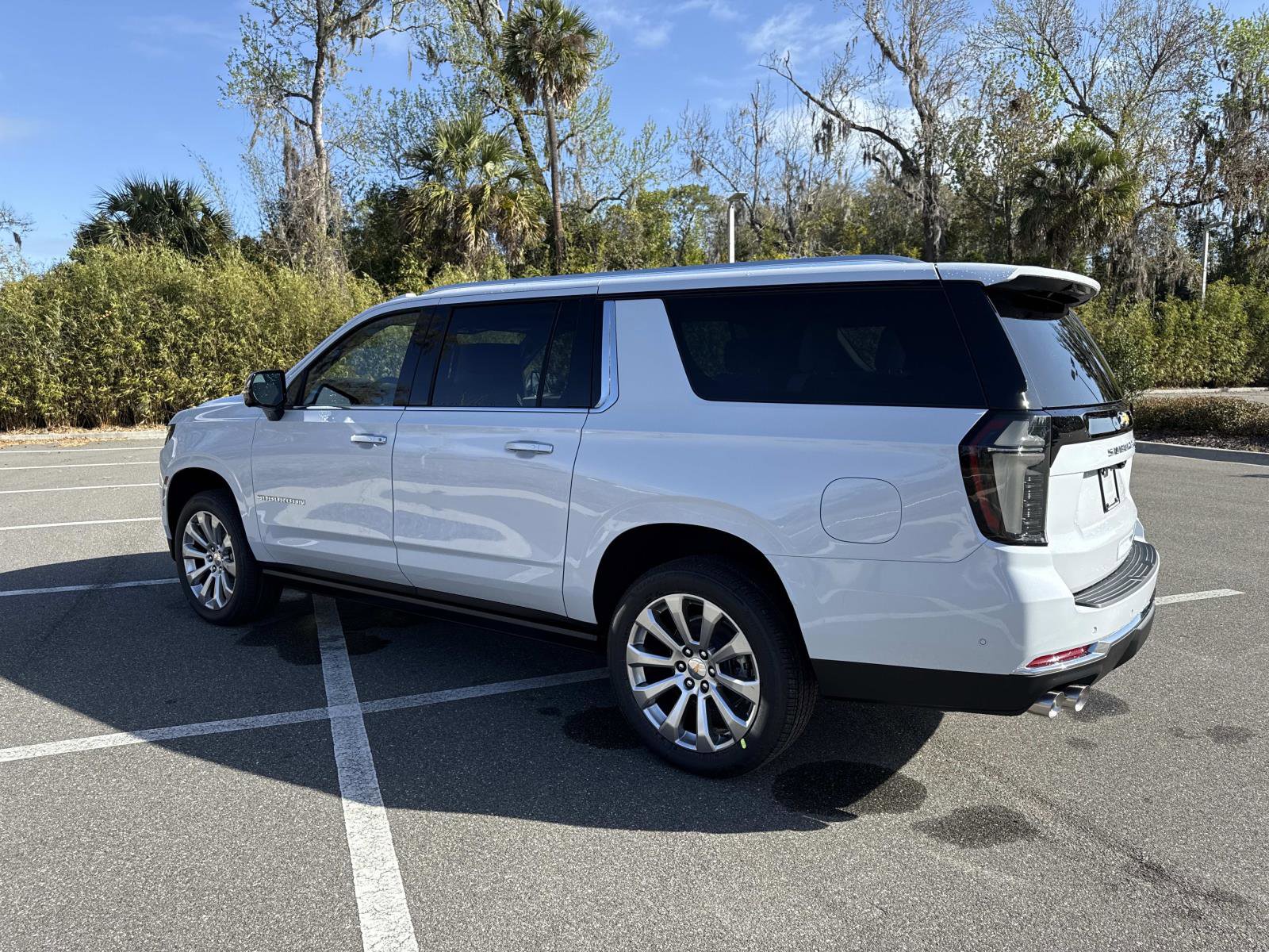 New 2026 Chevrolet Suburban Premier image 5