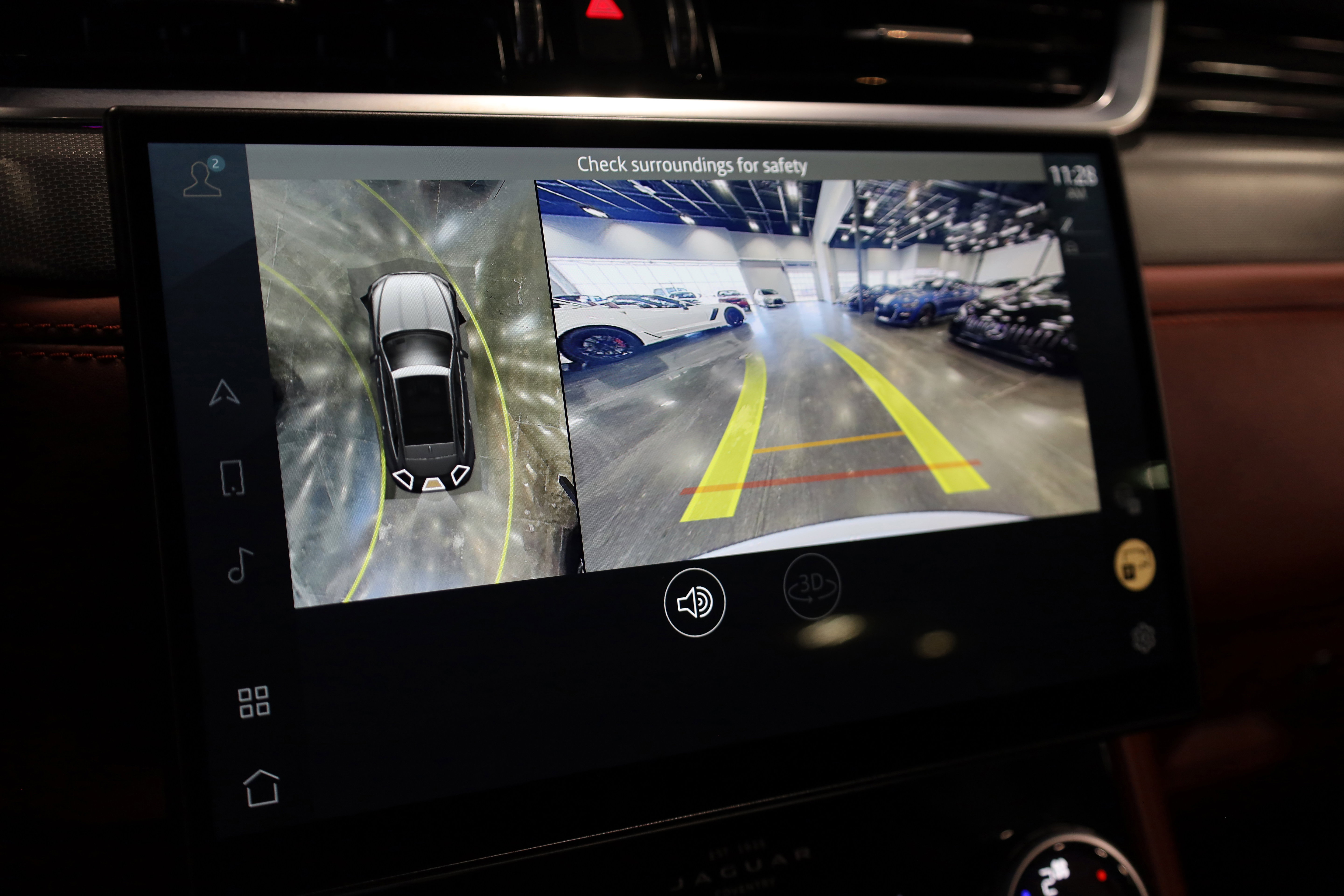 Used 2023 Jaguar F-PACE SVR image 28