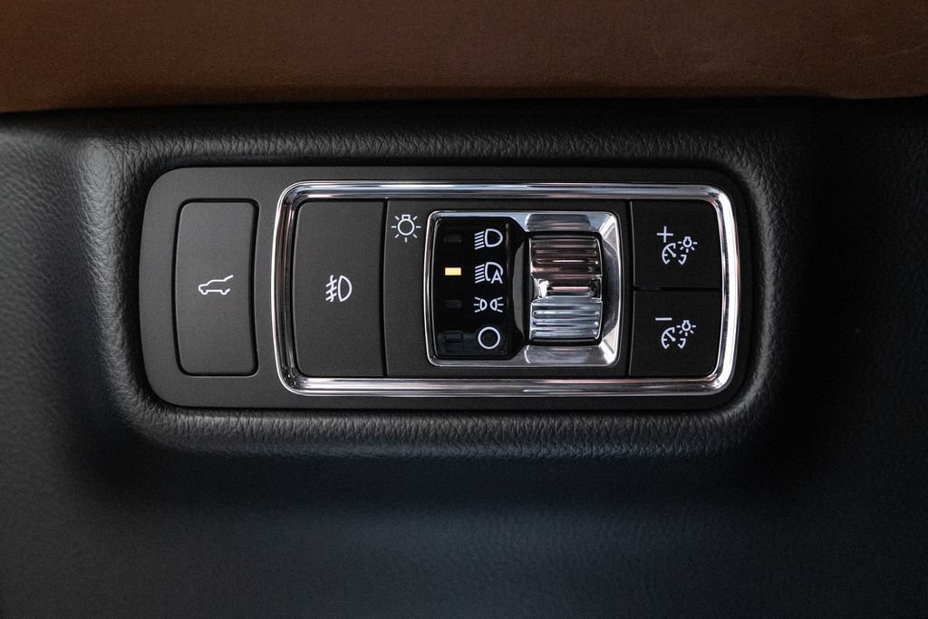 Used 2021 Lincoln Aviator Reserve w/ Equipment Group 202A AWD/4WD image 23