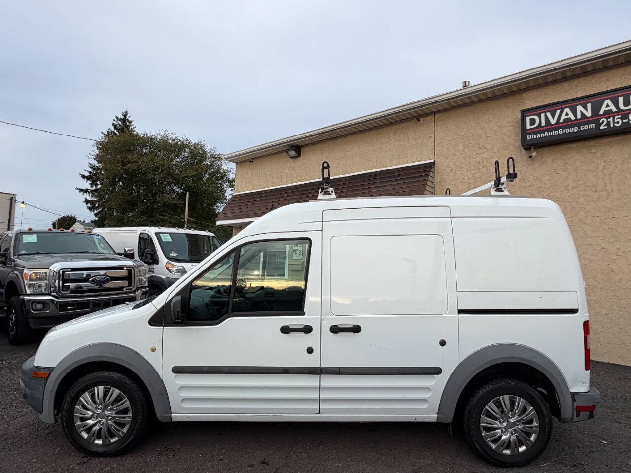 Used 2013 Ford Transit Connect XL FWD image 3