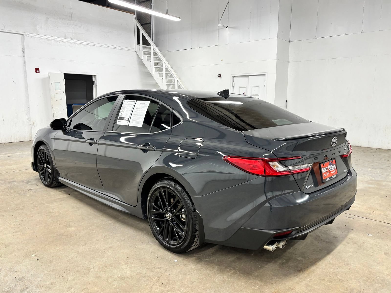 Used 2026 Toyota Camry SE FWD image 5