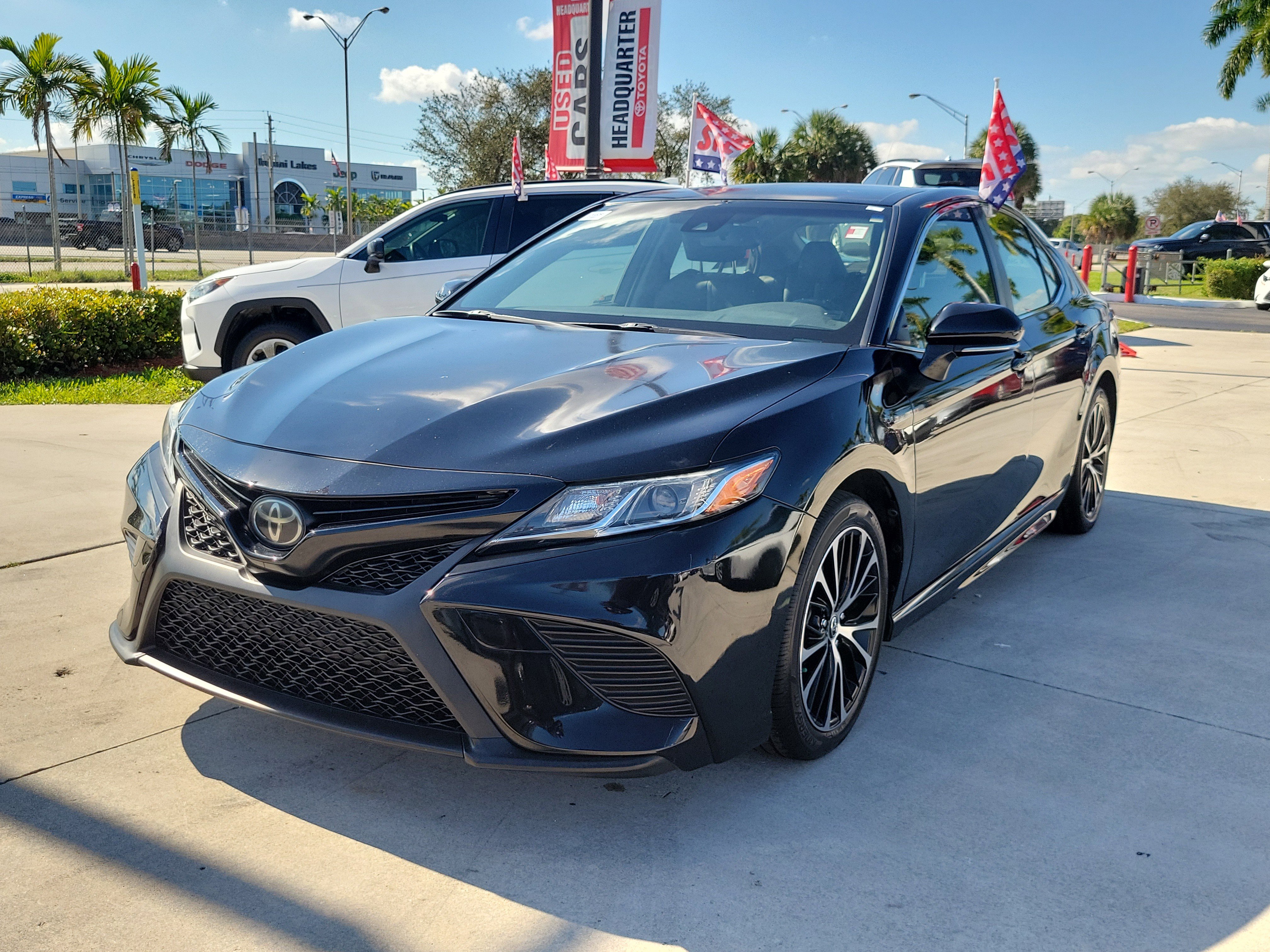 Used 2018 Toyota Camry SE image 6