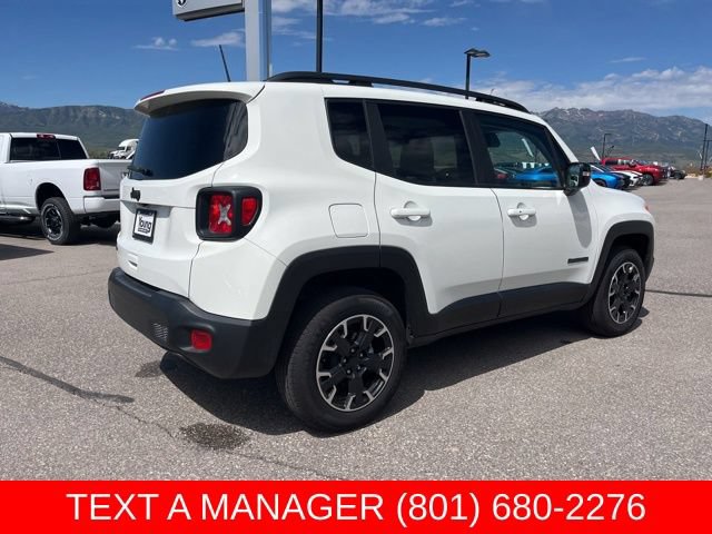 Used 2023 Jeep Renegade Latitude w/ Sun/Sound Group AWD/4WD image 3