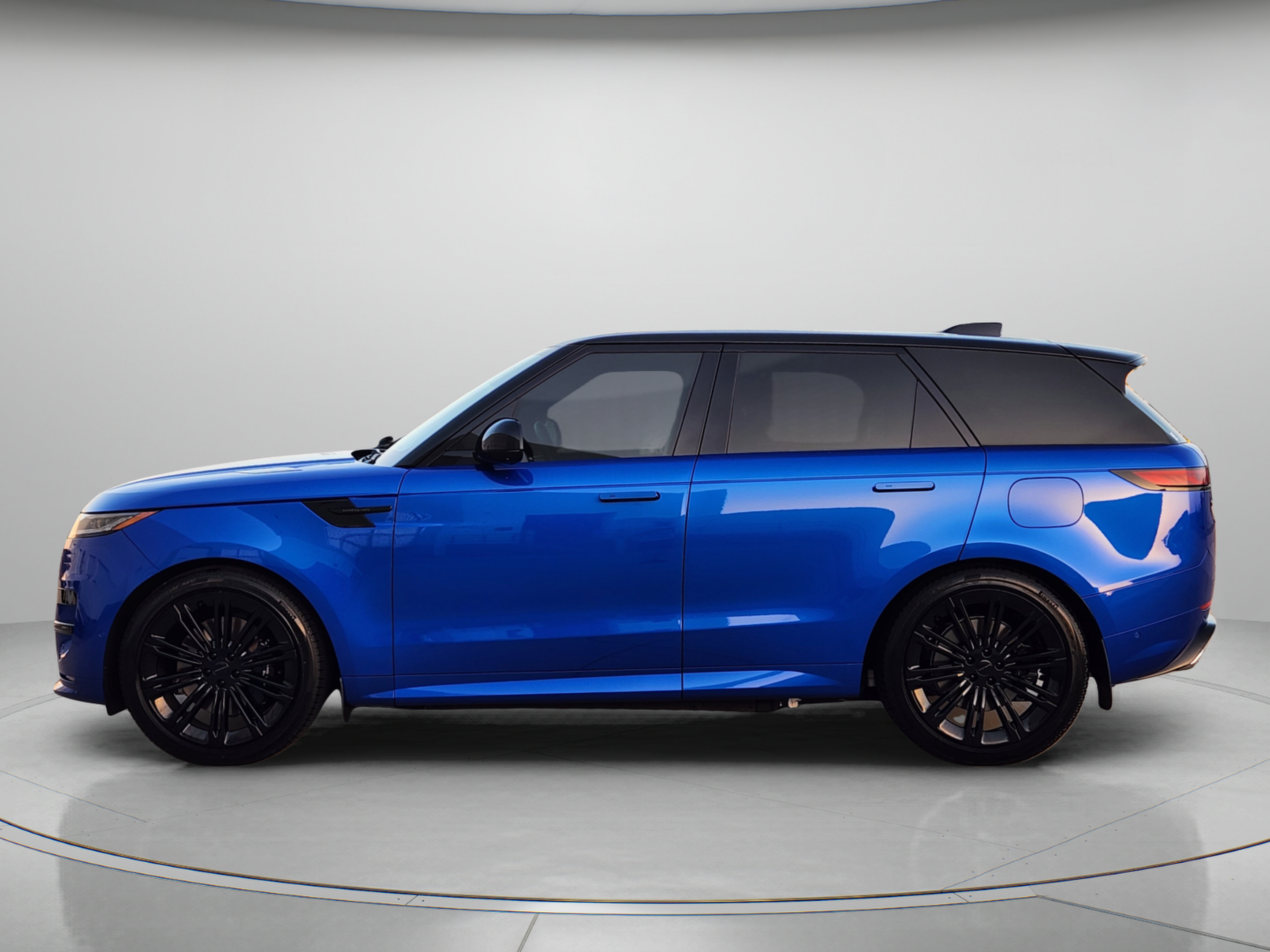 Certified 2026 Land Rover Range Rover Sport Autobiography AWD/4WD image 2