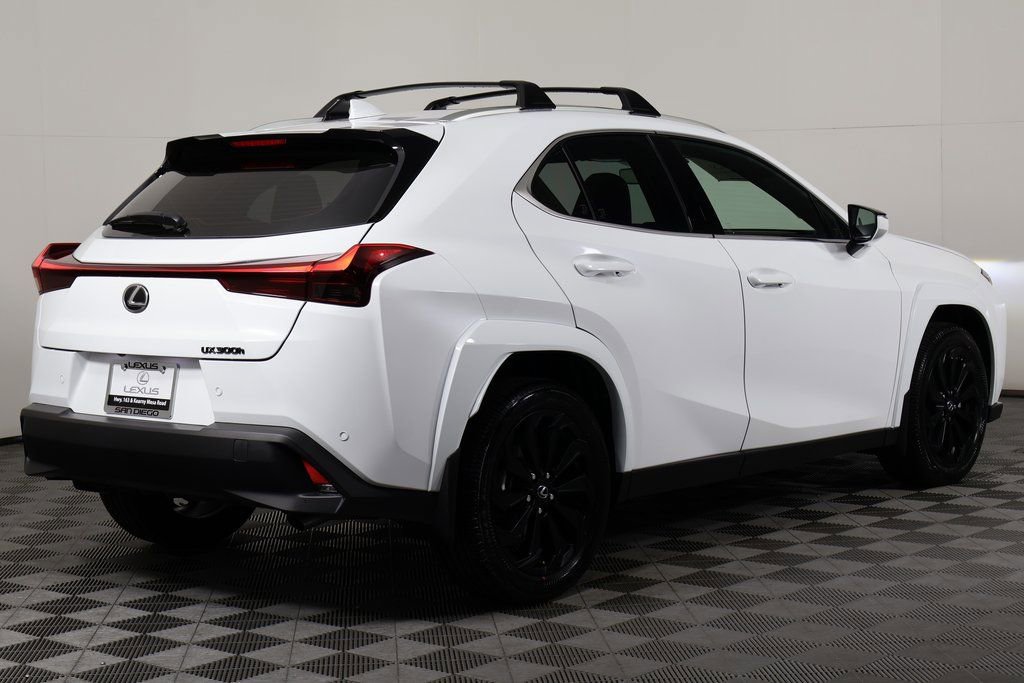 New 2026 Lexus UX 300h FWD image 2