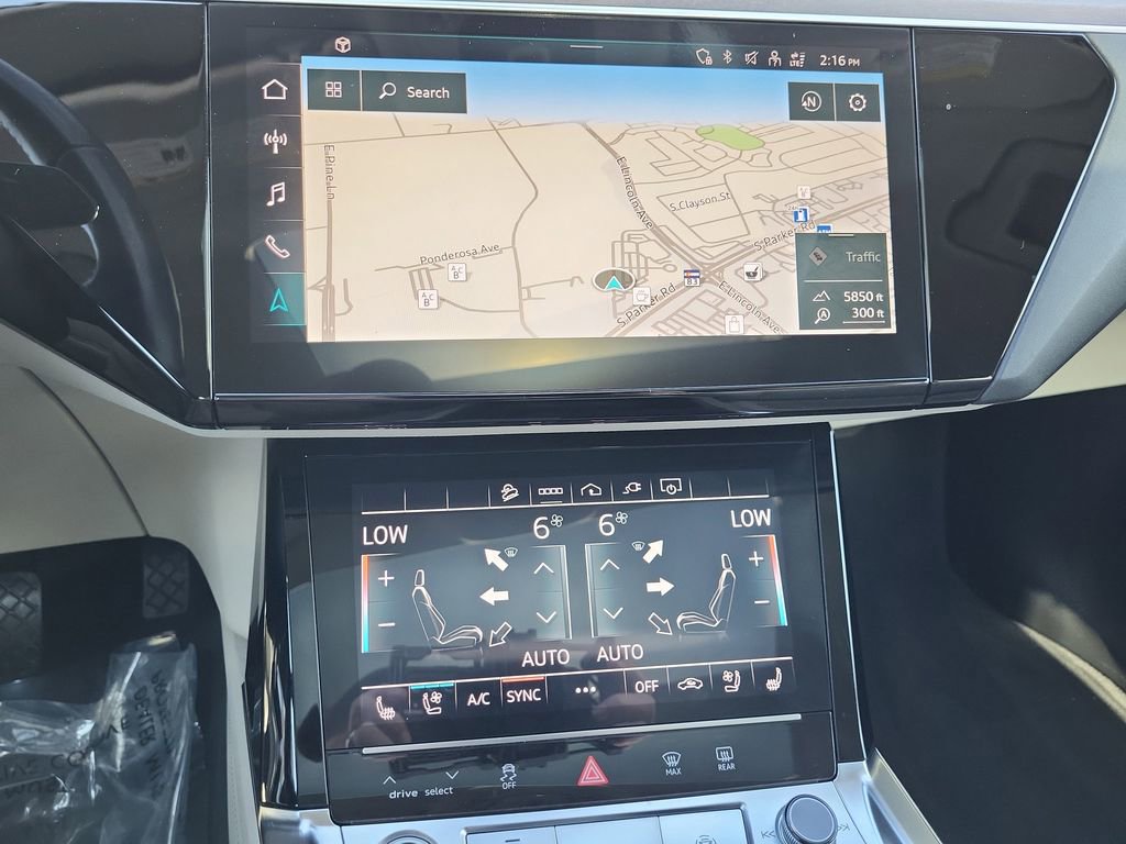 Used 2021 Audi e-tron Premium Plus w/ Premium Plus Package image 19