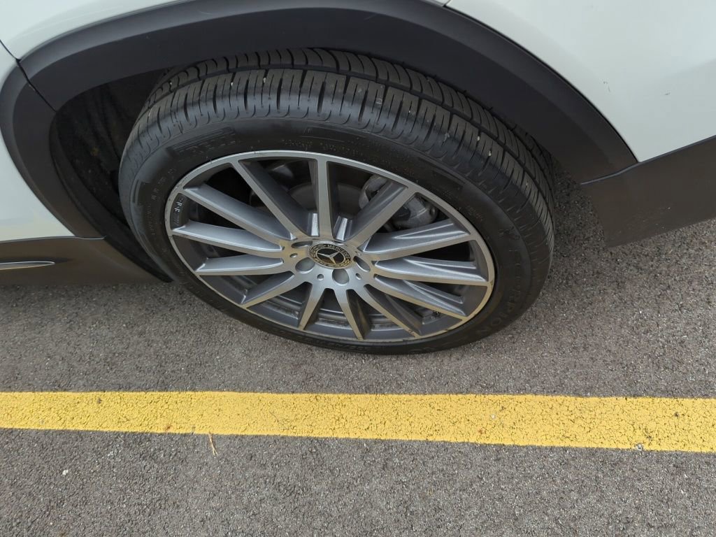 Used 2021 Mercedes-Benz GLB 250 4MATIC image 5