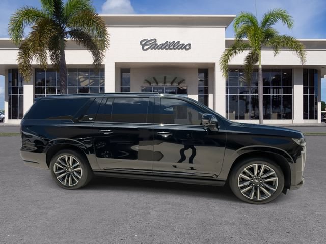 Used 2023 Cadillac Escalade ESV Sport w/ Touring Package RWD image 16