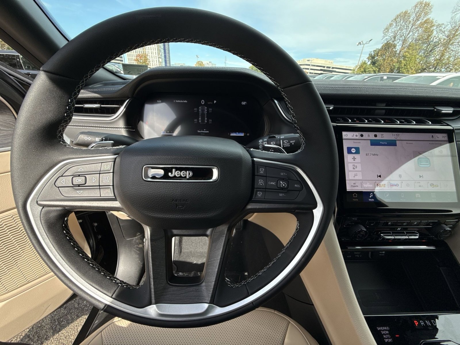 New 2025 Jeep Grand Cherokee Limited w/ Luxury Tech Group II image 16