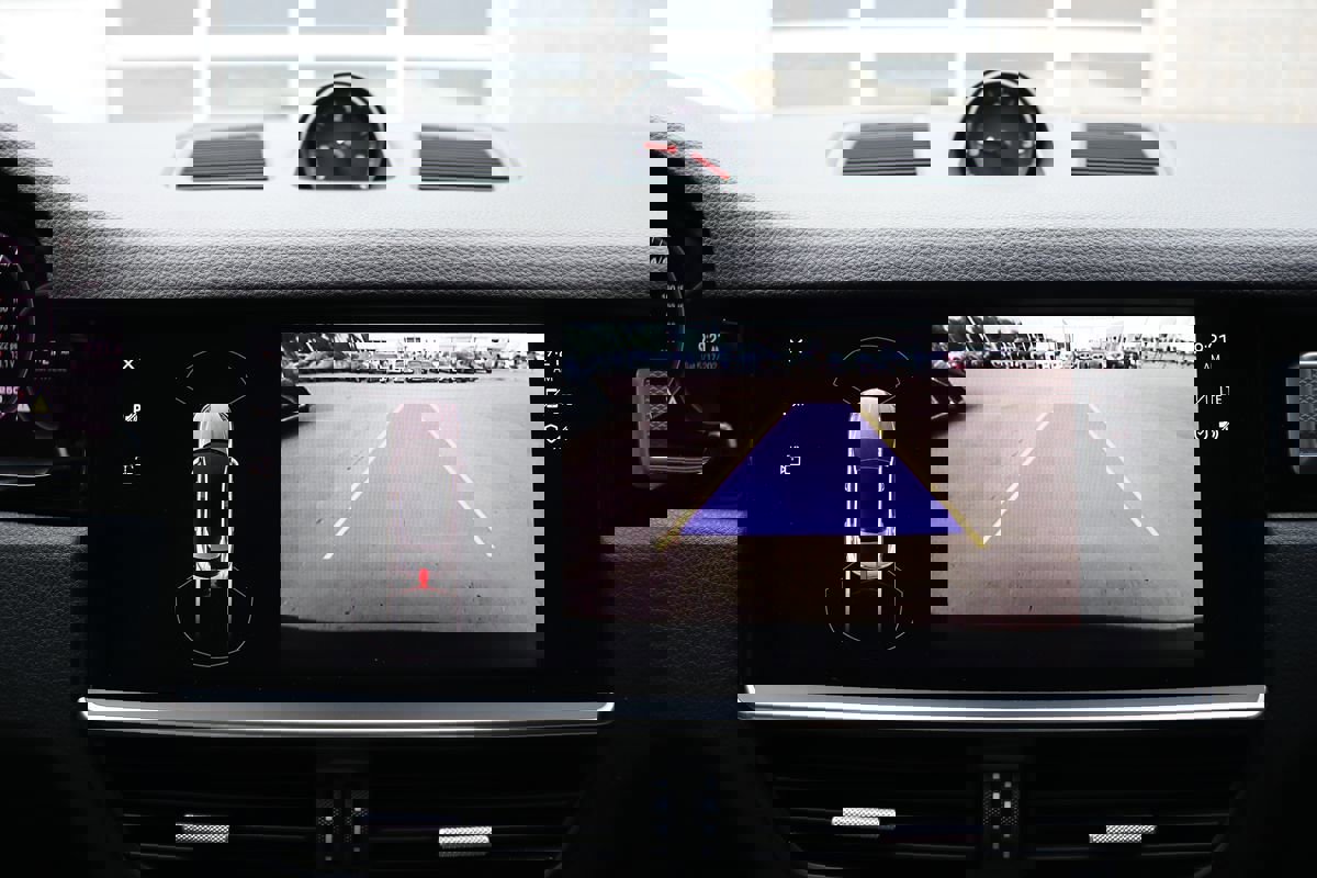 Used 2022 Porsche Cayenne Platinum Edition image 18