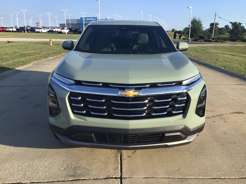 New 2026 Chevrolet Equinox LT w/ Convenience Package II image 2