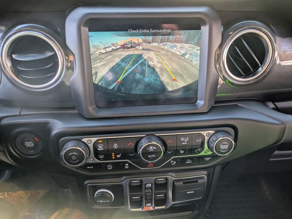 Used 2022 Jeep Wrangler Unlimited Sahara image 18