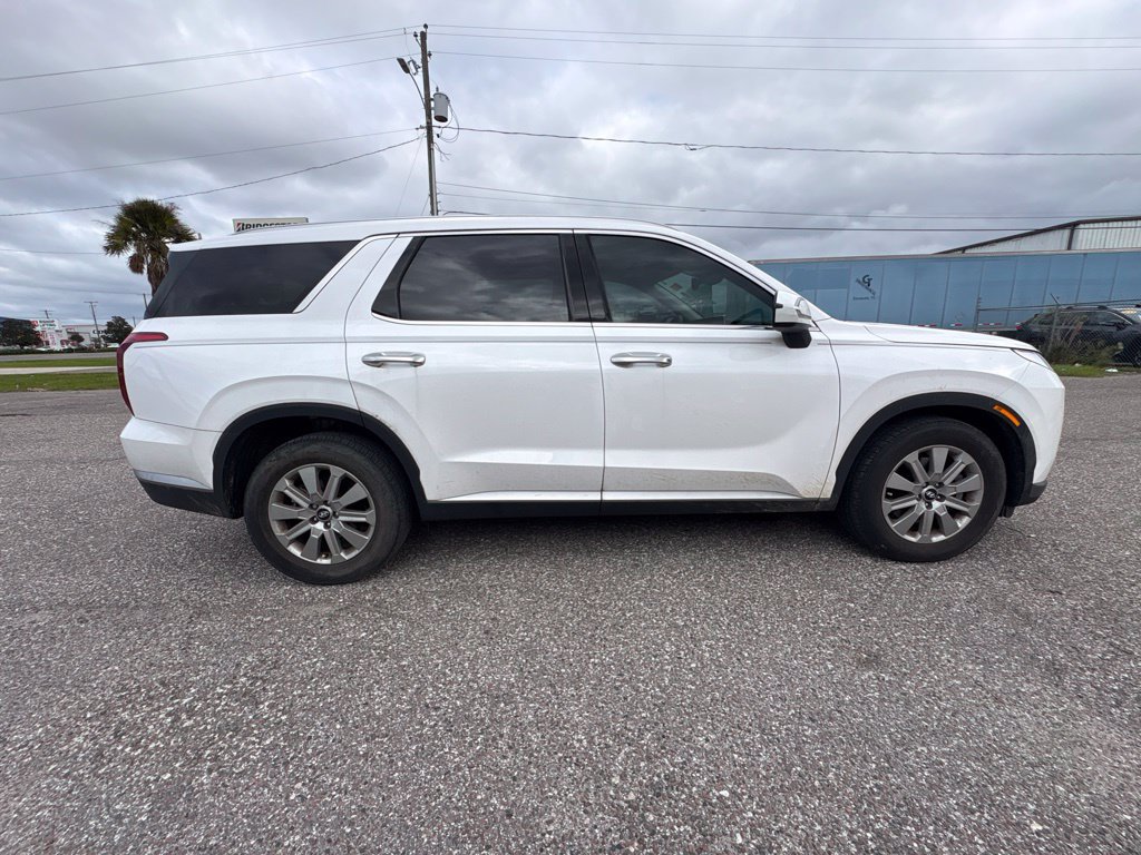 Used 2025 Hyundai Palisade SEL FWD image 2