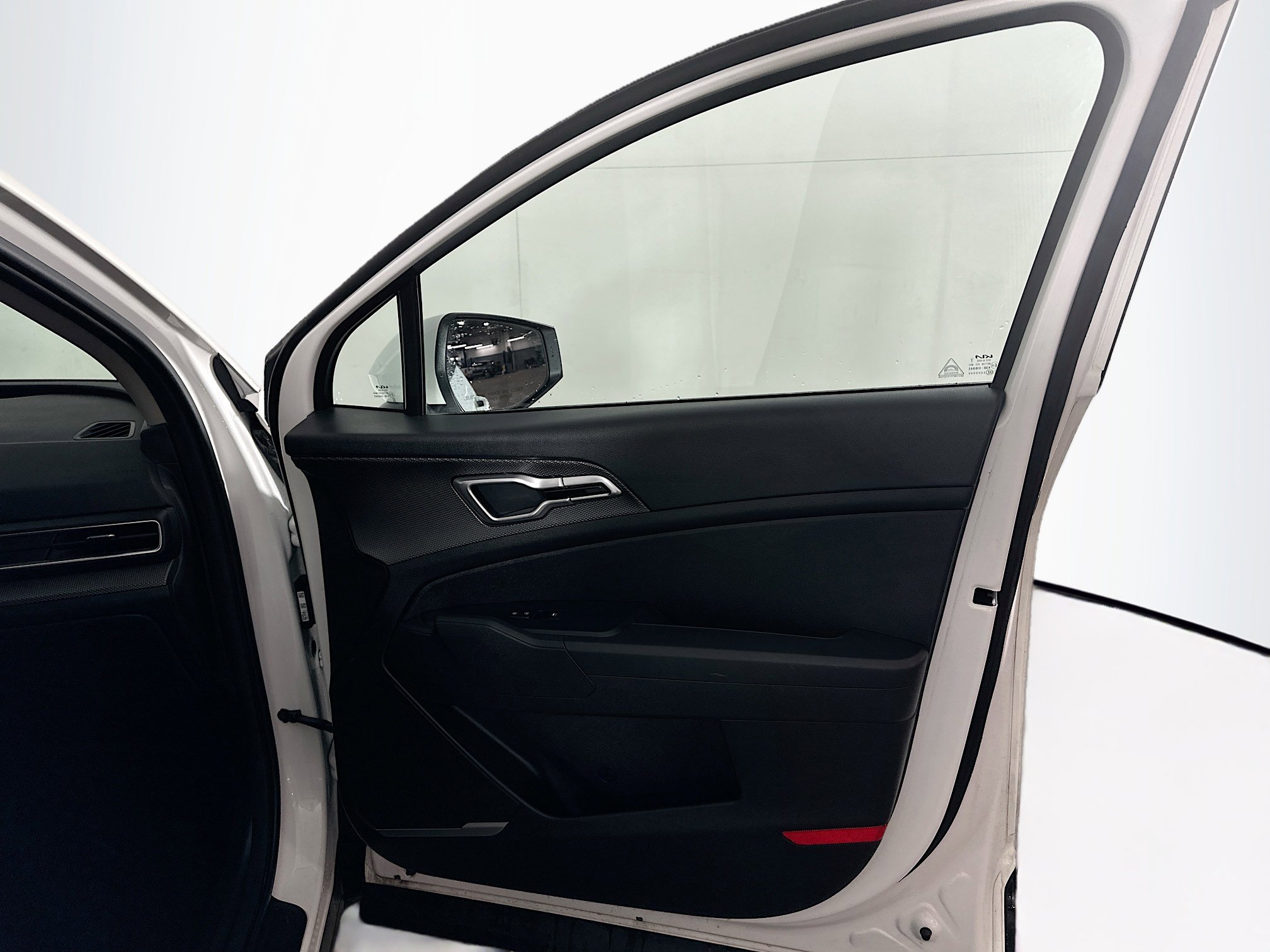 Used 2024 Kia Sportage LX image 30