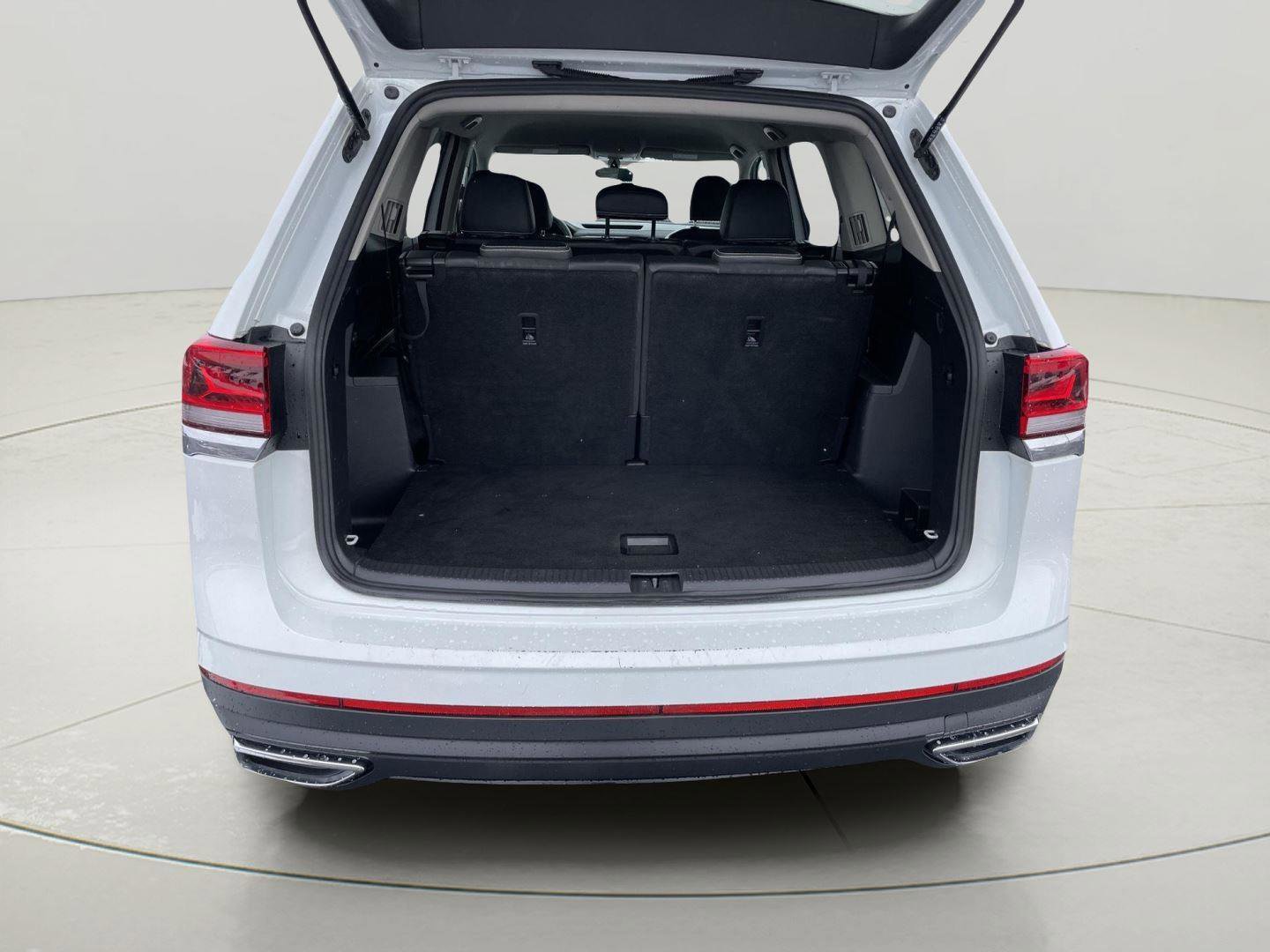 Used 2023 Volkswagen Atlas SE image 9