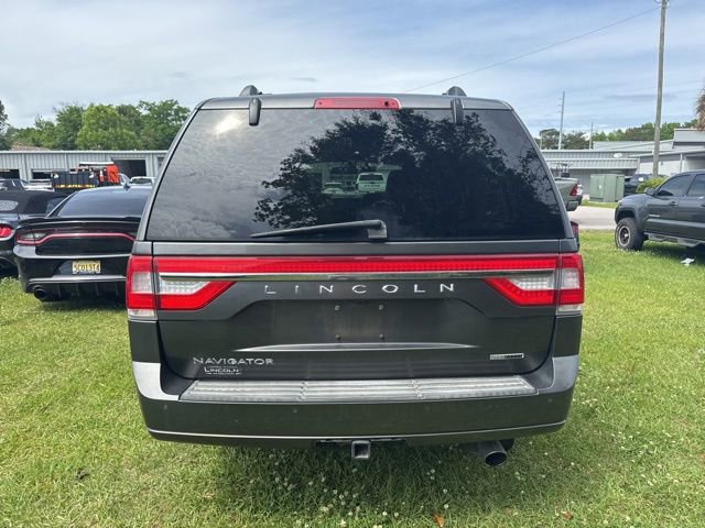 Used 2015 Lincoln Navigator 2WD image 9