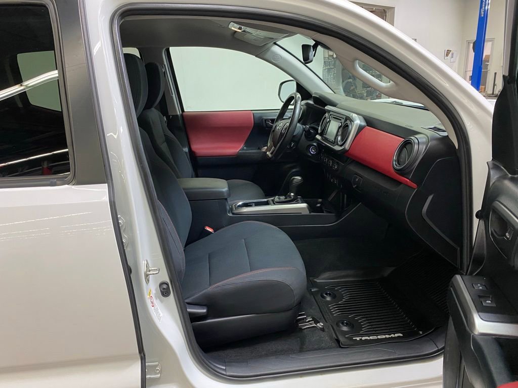 Used 2019 Toyota Tacoma SR5 image 15