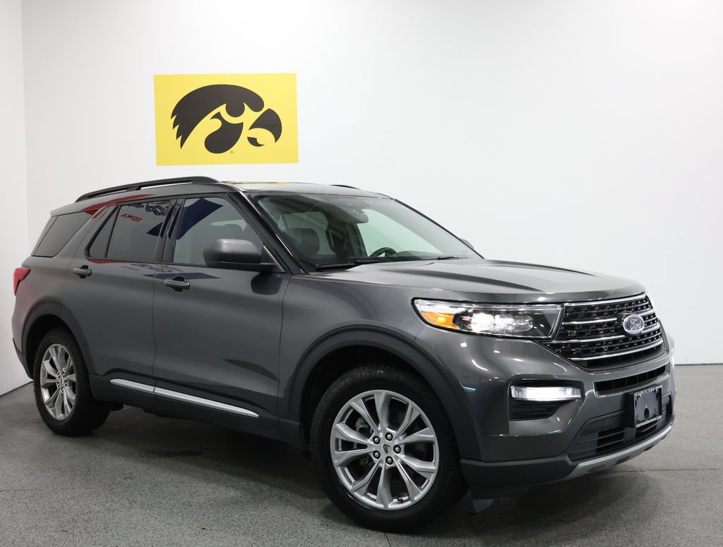 Used 2020 Ford Explorer XLT w/ Equipment Group 202A AWD/4WD image 2