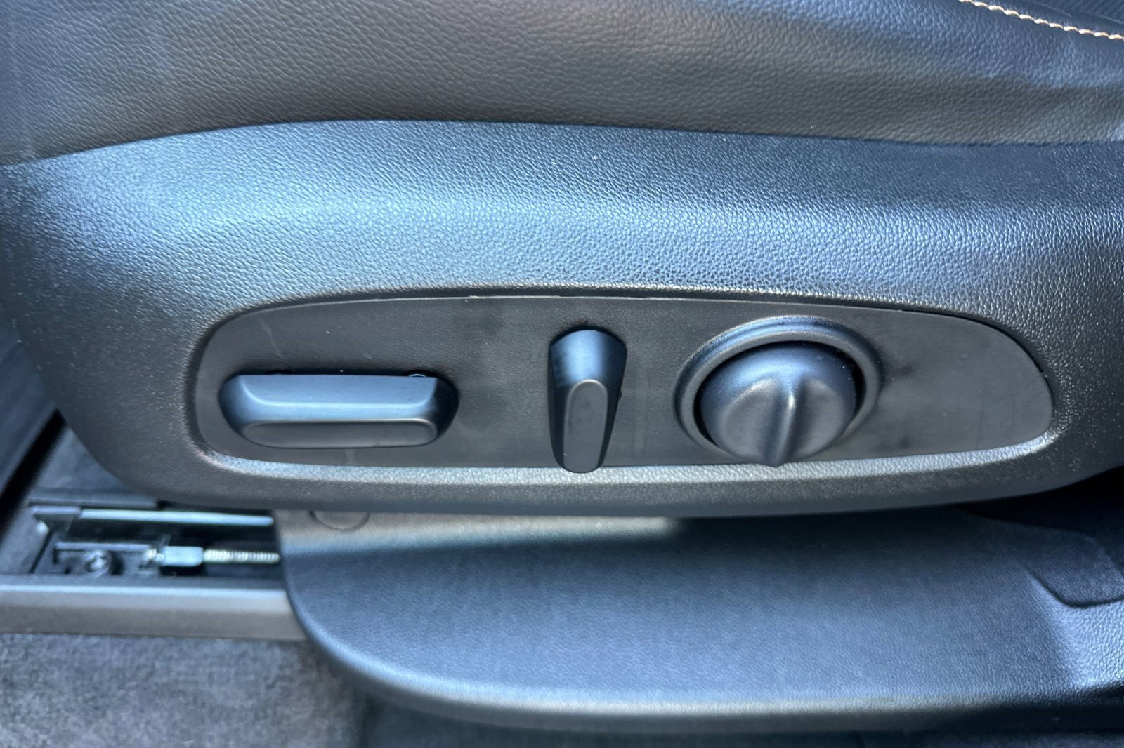 Used 2020 Chevrolet Traverse Premier w/ Redline Edition image 14