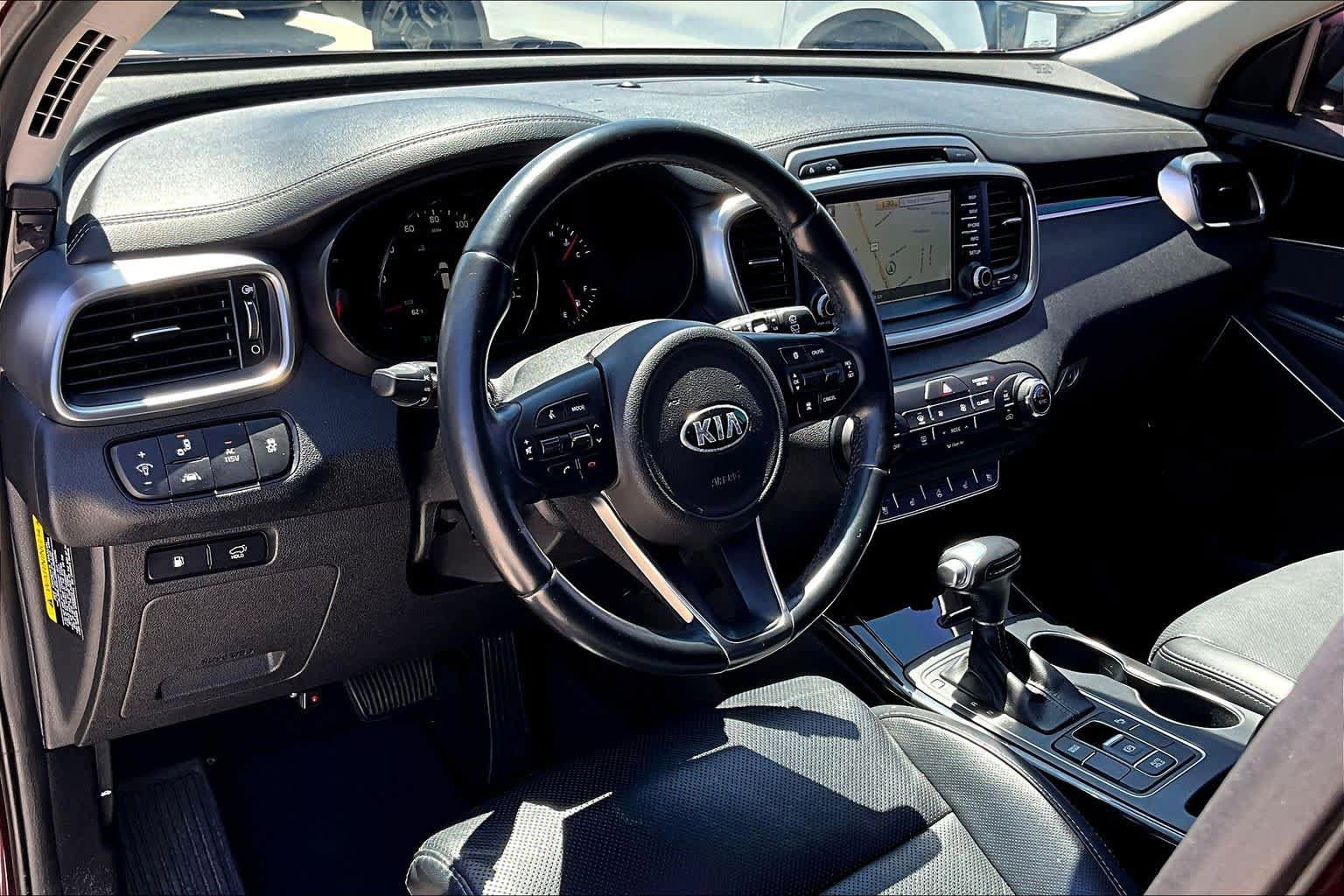Used 2018 Kia Sorento SX image 17