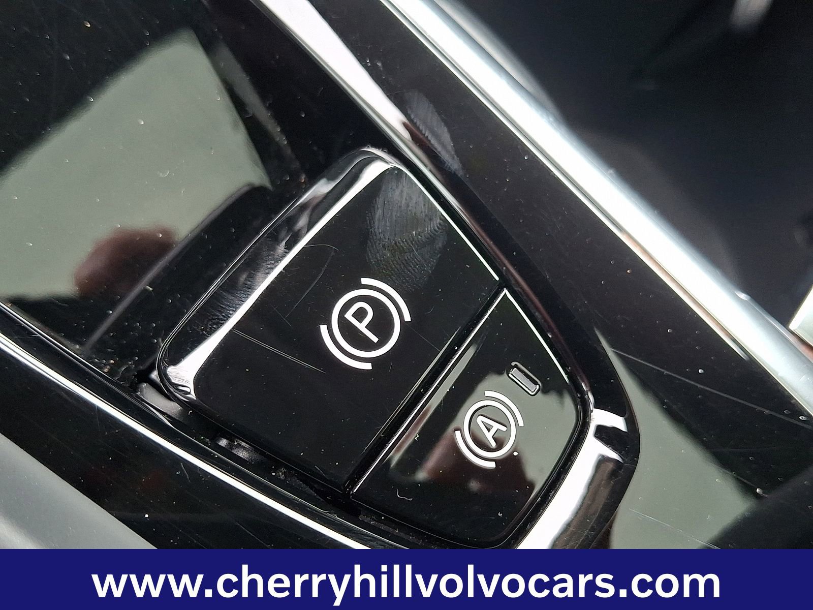 Certified 2025 Volvo V60 B5 Cross Country Plus image 27