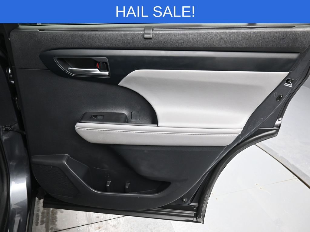 Certified 2020 Toyota Highlander XLE image 35