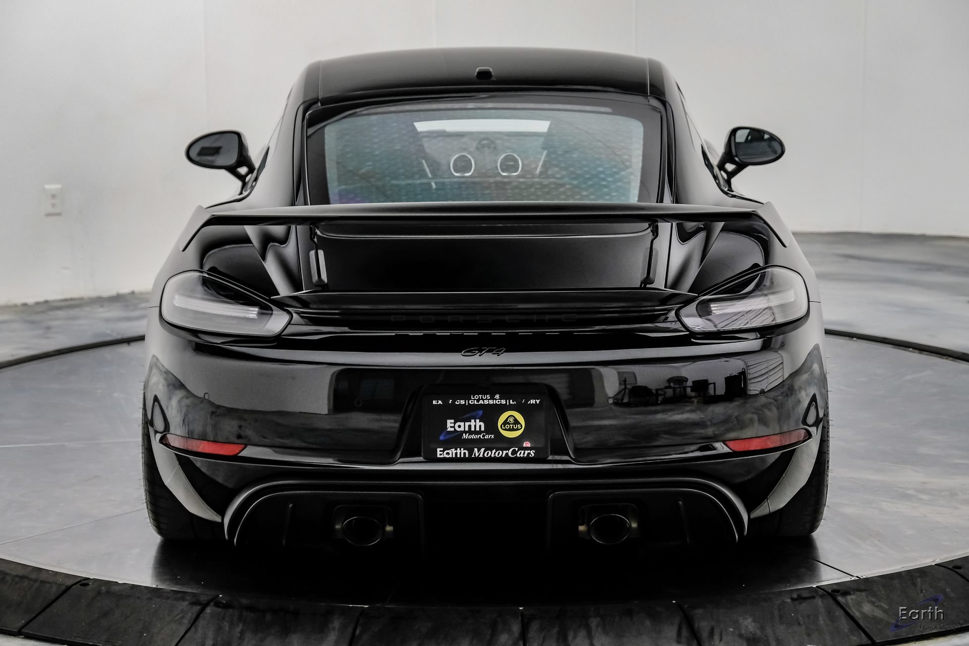 Used 2023 Porsche 718 Cayman GT4 RWD image 15