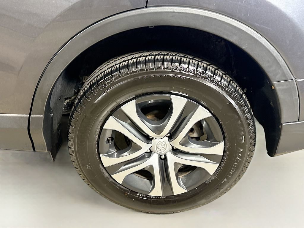 Certified 2016 Toyota RAV4 LE FWD image 9