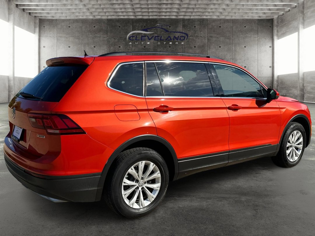 Used 2019 Volkswagen Tiguan SE w/ Panoramic Sunroof Package image 3