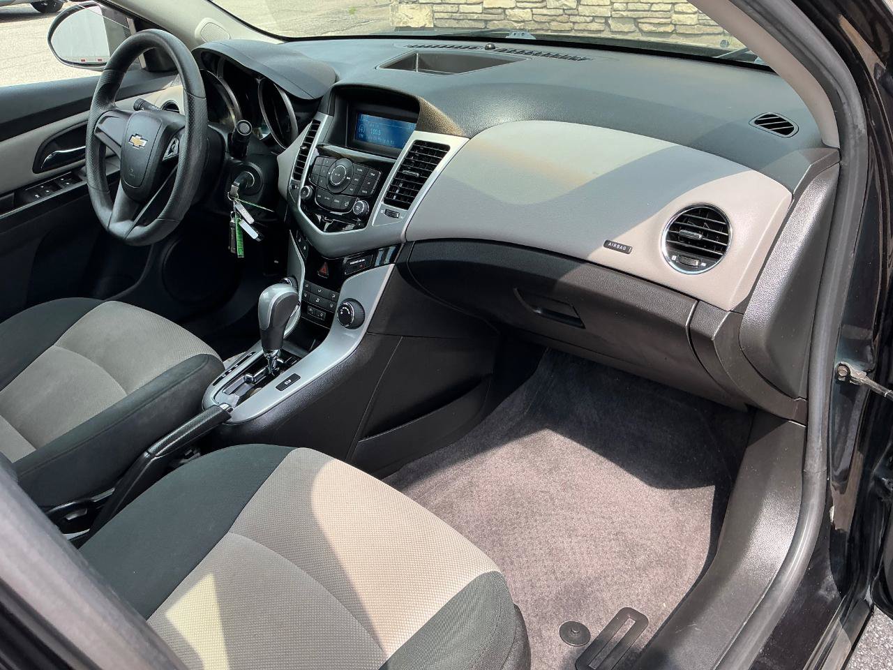 Used 2012 Chevrolet Cruze LS w/ Connectivity Package FWD image 10