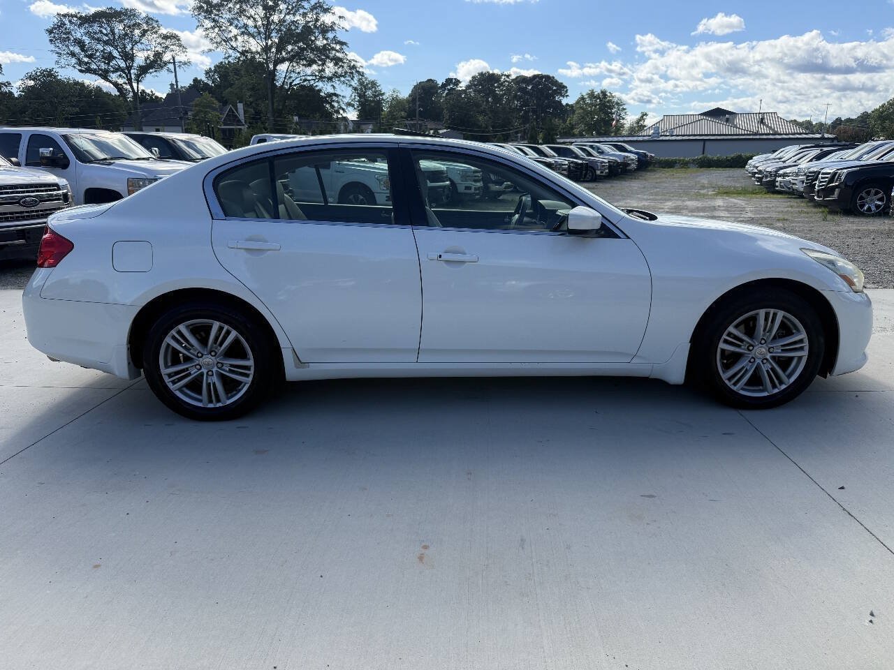 Used 2010 INFINITI G37 x Sedan w/ Premium Pkg AWD/4WD image 10
