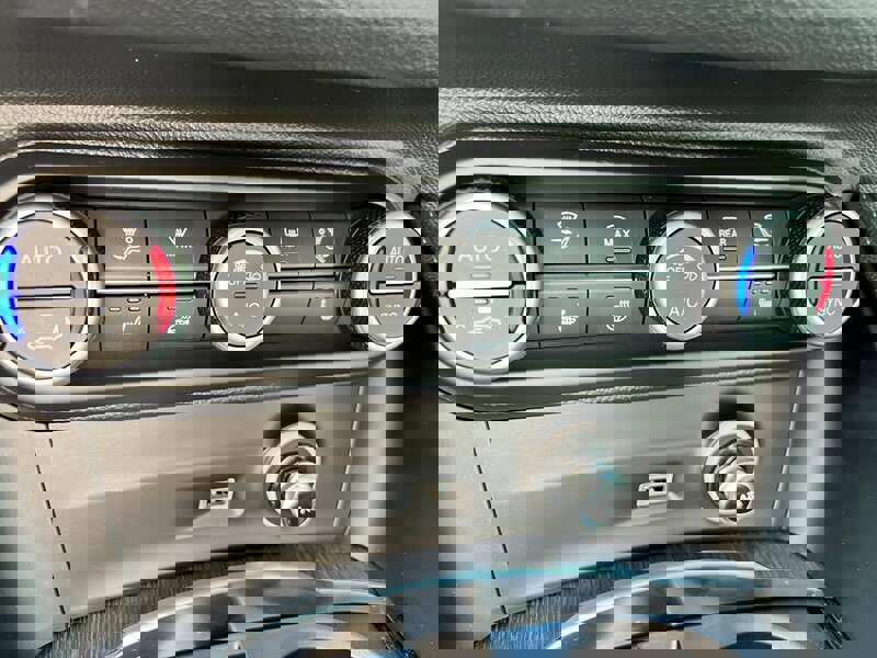 Used 2023 Alfa Romeo Stelvio Ti image 40