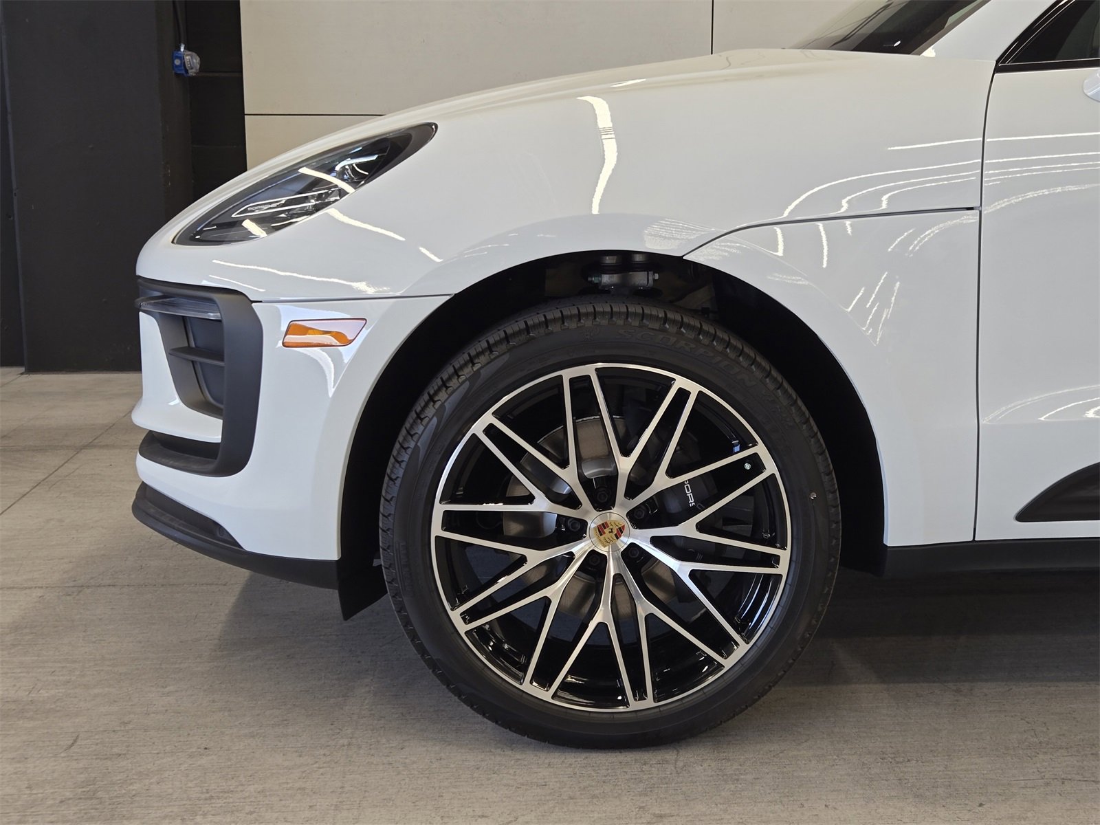 New 2025 Porsche Macan image 9