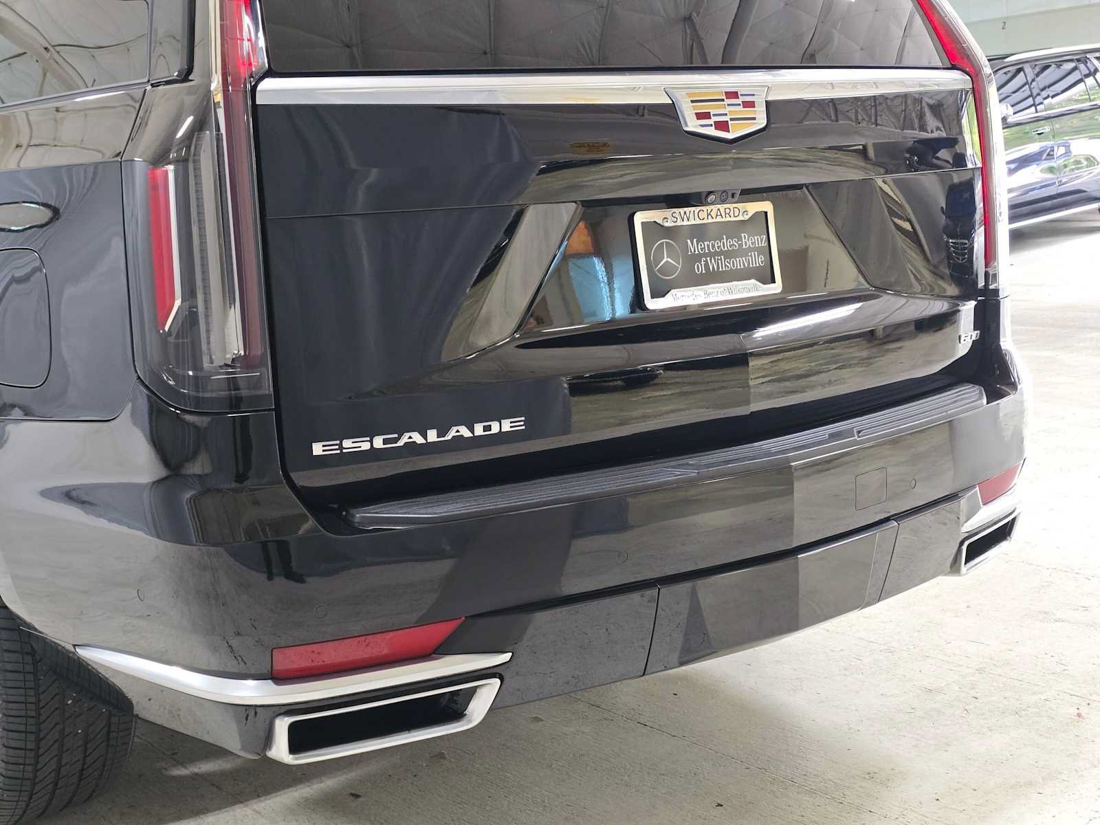Used 2024 Cadillac Escalade ESV Premium Luxury Platinum AWD/4WD image 13