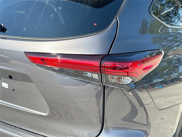Used 2022 Toyota Highlander XLE image 27