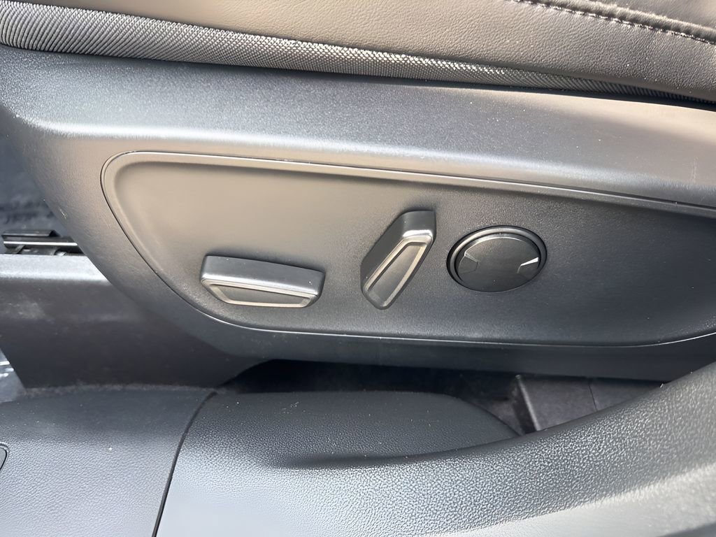 Used 2025 Ford Escape ST-Line AWD/4WD image 10