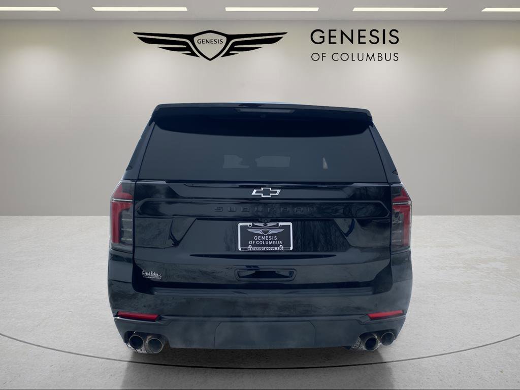 Used 2025 Chevrolet Suburban Z71 image 4