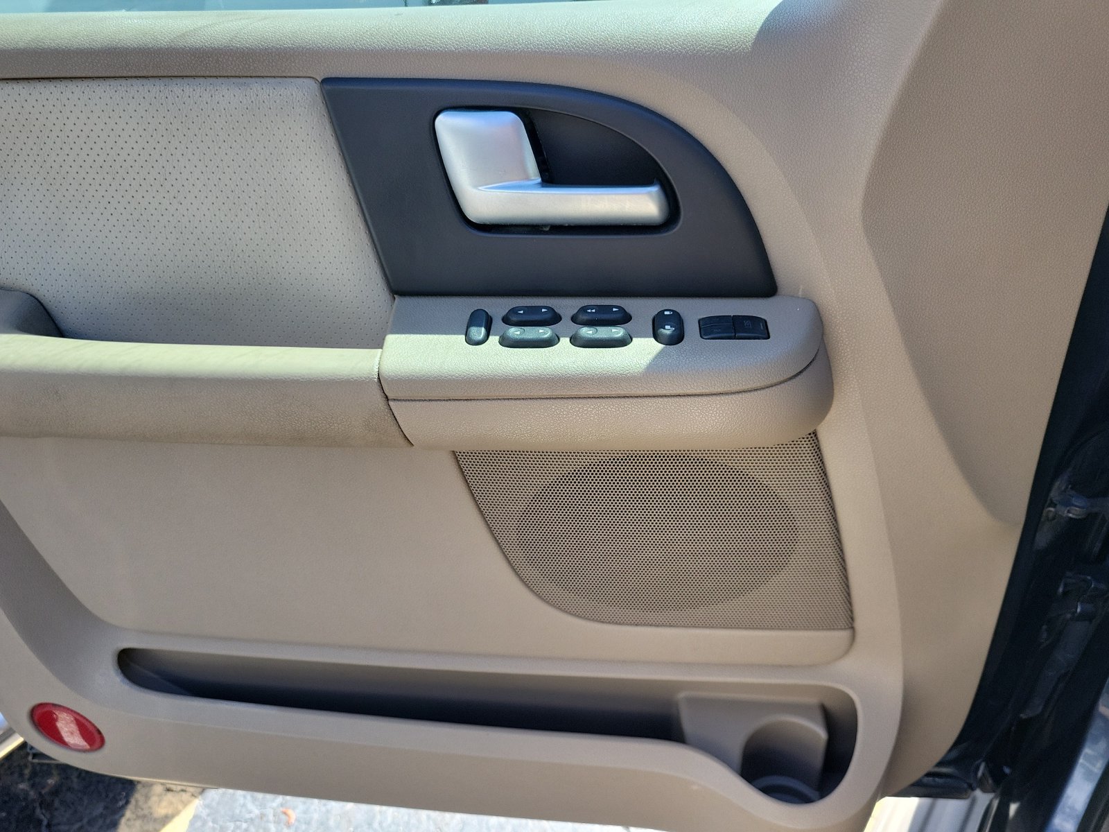 Used 2004 Ford Expedition Eddie Bauer RWD image 16