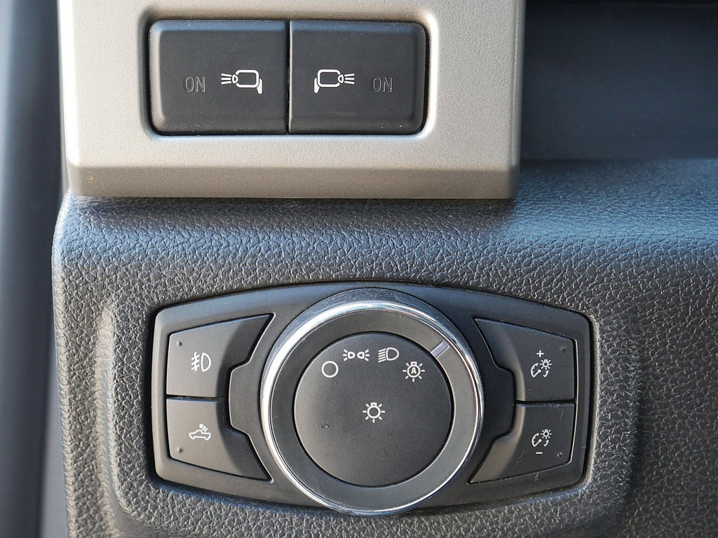 Used 2016 Ford F150 Lariat w/ Equipment Group 502A Luxury AWD/4WD image 29