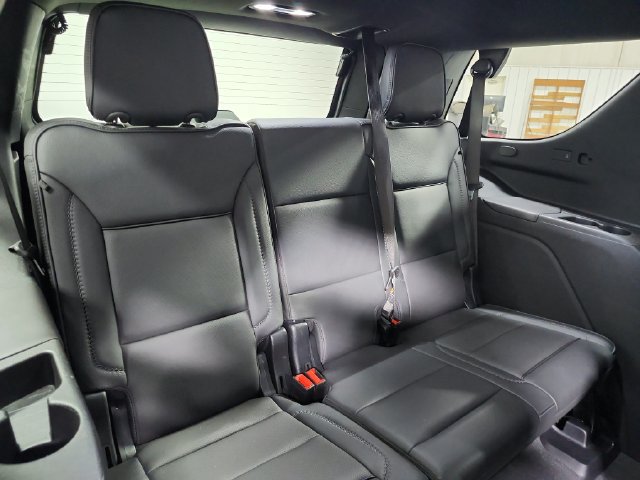 Used 2025 GMC Yukon Denali RWD image 43
