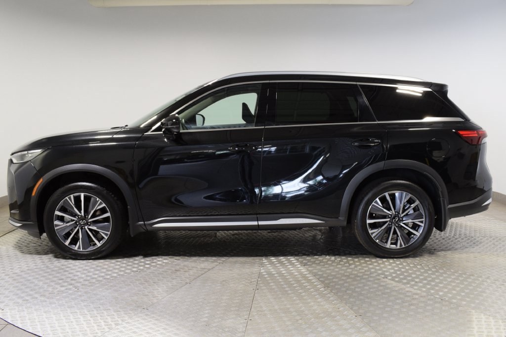 Certified 2026 INFINITI QX60 Luxe w/ Family Package AWD/4WD image 3