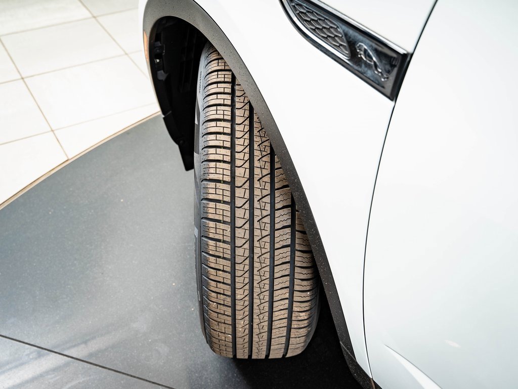 Used 2022 Jaguar E-PACE SE image 36