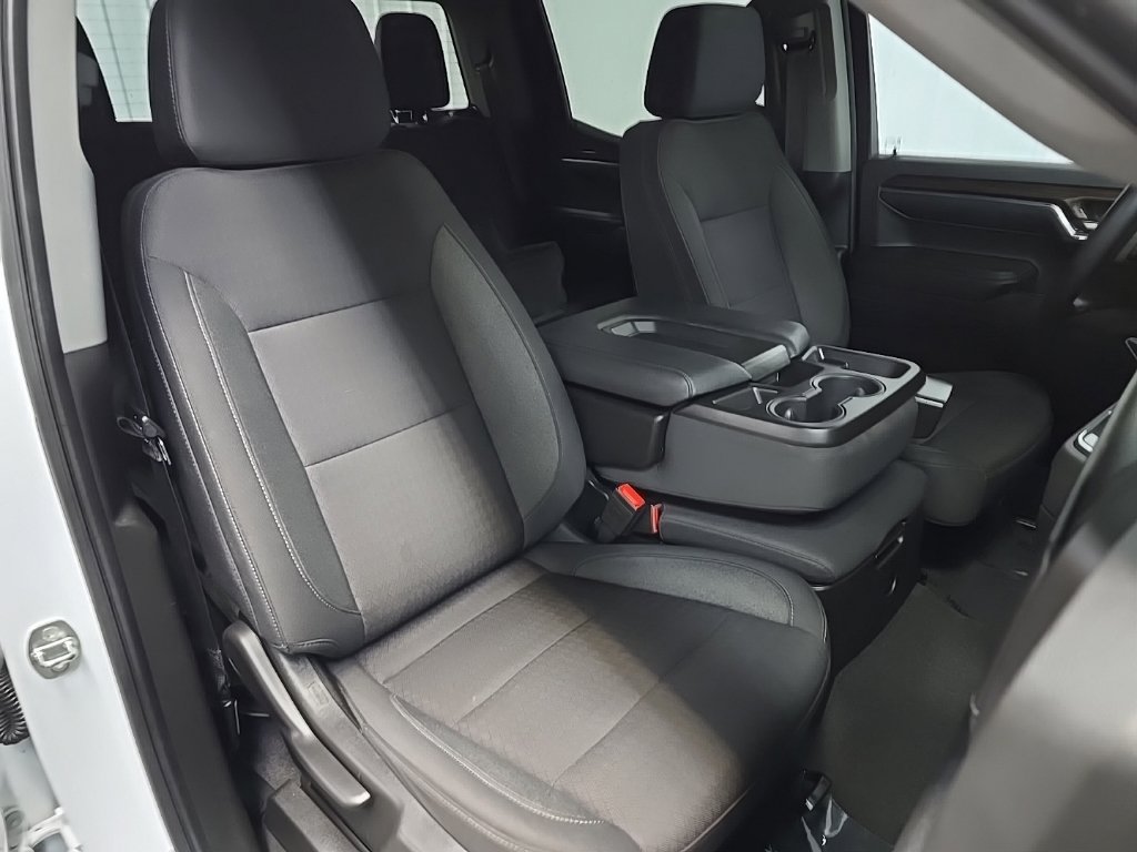 Used 2024 Chevrolet Silverado 1500 LT AWD/4WD image 14