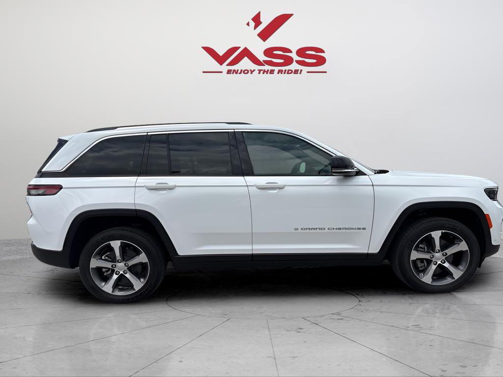 New 2024 Jeep Grand Cherokee Limited 4xe w/ Luxury Tech Group II image 4