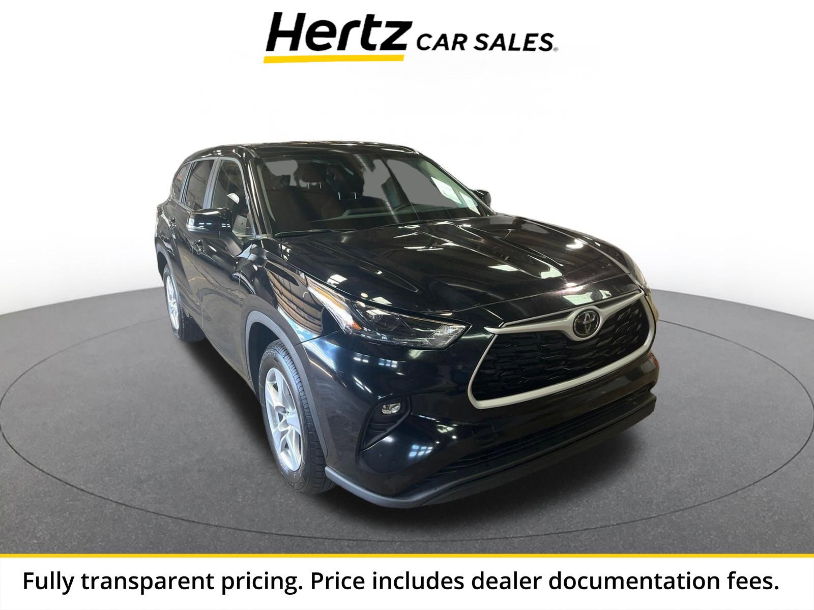 Used 2025 Toyota Highlander LE FWD image 1