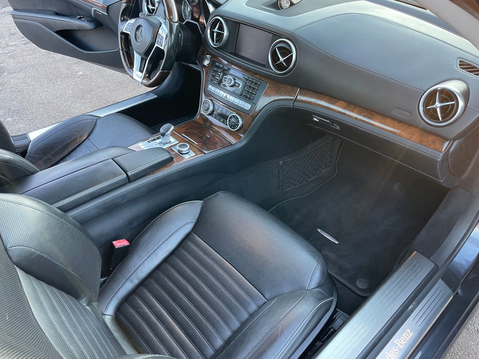 Used 2013 Mercedes-Benz SL 550 image 12