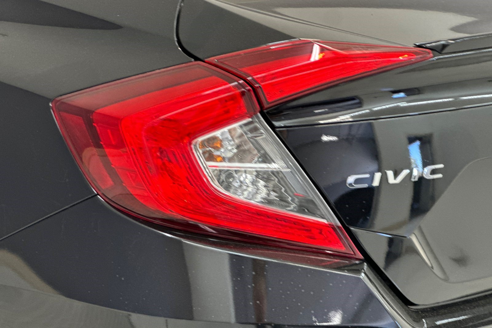 Used 2019 Honda Civic EX image 12