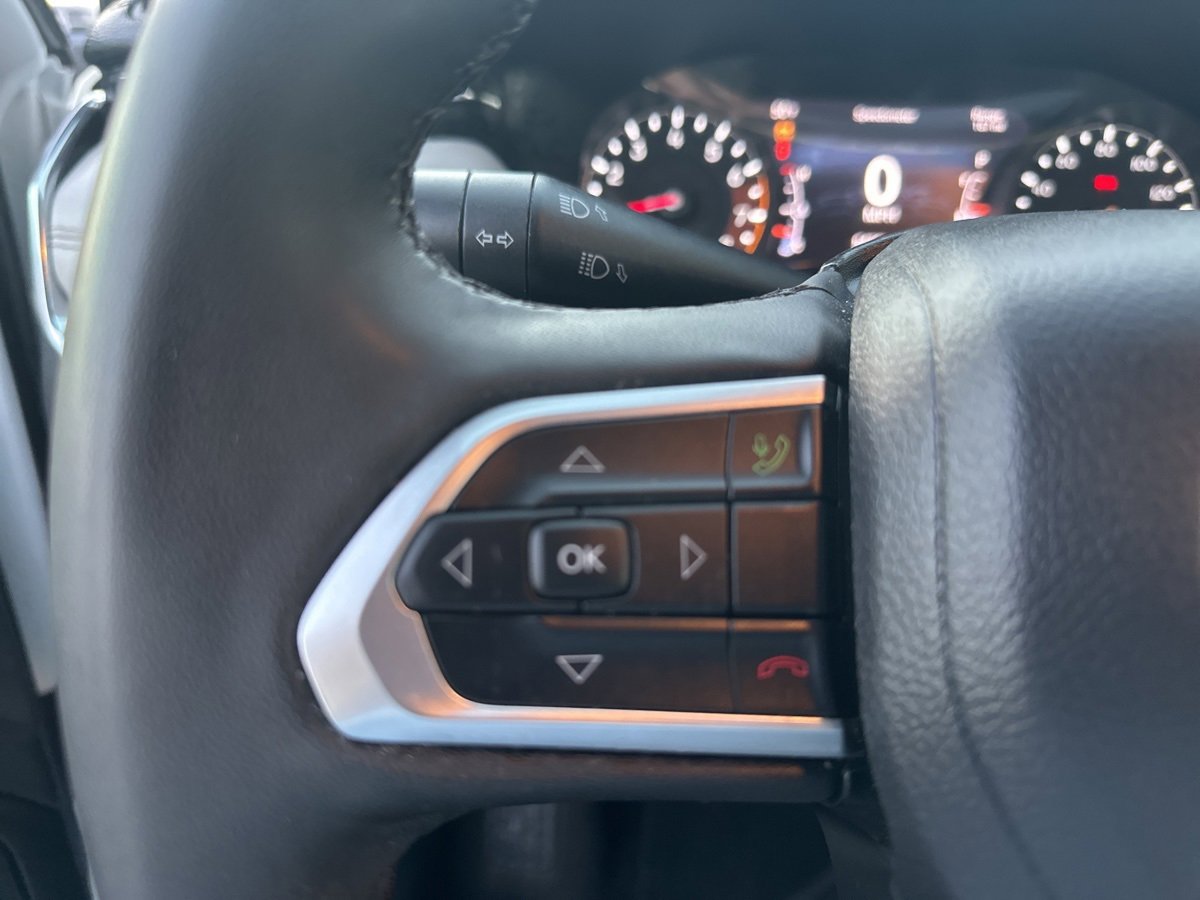 Used 2024 Jeep Compass Limited image 11